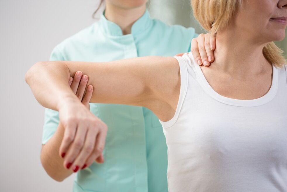 Exam by a doctor with cervical osteochondosis